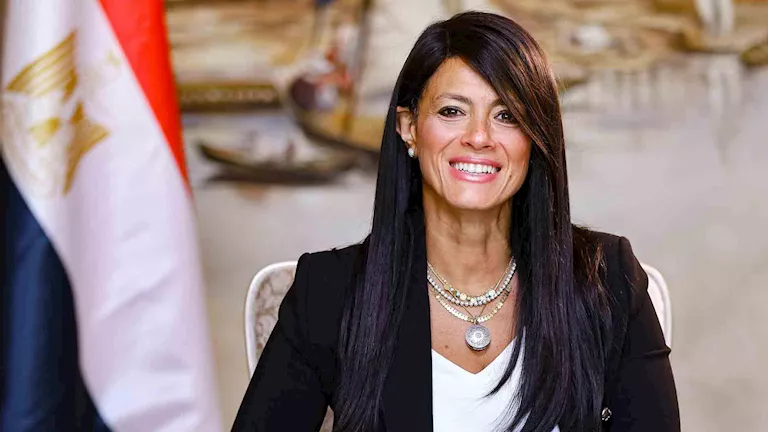 رانيا المشاط تحذر من تأثيرات اضطراب الممرات البحرية على الاقتصاد العالمي من هرمز إلى الأسواق العالمية