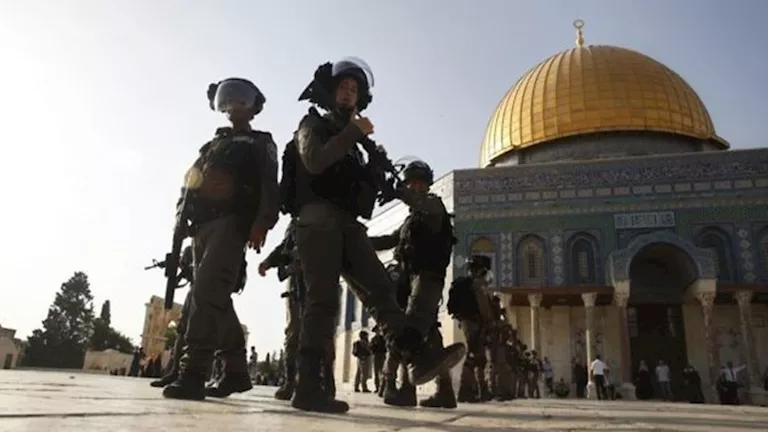 تصعيد في الأقصى.. والرئاسة الفلسطينية تحذر: يهدد بتحويل الصراع لحرب دينية