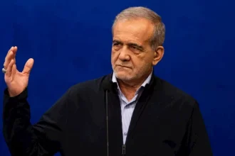 الرئيس الإيراني: المرشد الأعلى يدعم المقترح الجديد بشأن هرمز