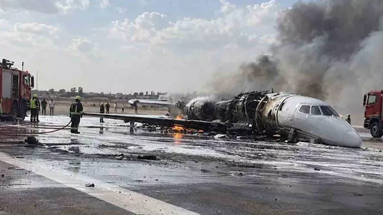 تحطم طائرة خاصة في مطار مصراتة الليبي: تفاصيل الحادث المؤلم وصور وفيديوهات حصرية