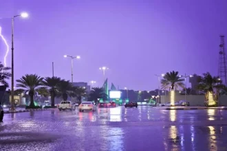 السعودية تحذر المواطنين من خطر السيول.. توقعات بأمطار رعدية غزيرة في عدة مناطق بالمملكة