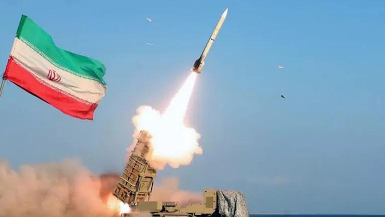 الحرس الثوري الإيراني يعلن عن إسقاط طائرة مسيرة أمريكية من طراز MQ-1 فوق مضيق هرمز بحدث عسكري مثير