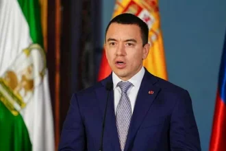 رئيس الإكوادور يدعو لتعاون دولي لمكافحة الجريمة المنظمة واحترام سيادة الدول