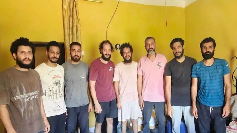 "الخيار الأخير".. كواليس الإفراج عن البحارة المصريين المختطفين في الصومال
