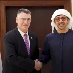 وزير الخارجية الإماراتي يطمئن على ركاب "فلاي دبي" خلال اتصال مع نظيره الإسرائيلي (تفاصيل)