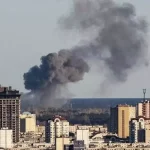 مقتل وإصابة 7 أشخاص إثر هجوم روسي على مبنى في كييف