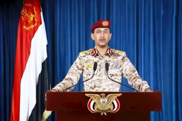 الحوثيون يزعمون مقتل ضباط سعوديين بقصف استهدف معسكرا قرب مطار عدن