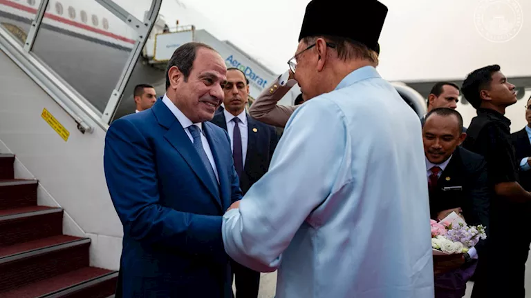 رئيس وزراء ماليزيا للسيسي: رغم المسافات التي تفصل بيننا فإن قلوبنا قريبة