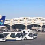مطار الملك خالد بالرياض يدعو المسافرين للتحقق من رحلاتهم وسط اضطرابات جوية