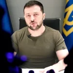 "روسيا تهاجمنا دون سابق إنذار".. زيلينسكي غاضب من تعليق واشنطن تبادل المعلومات الاستخباراتية