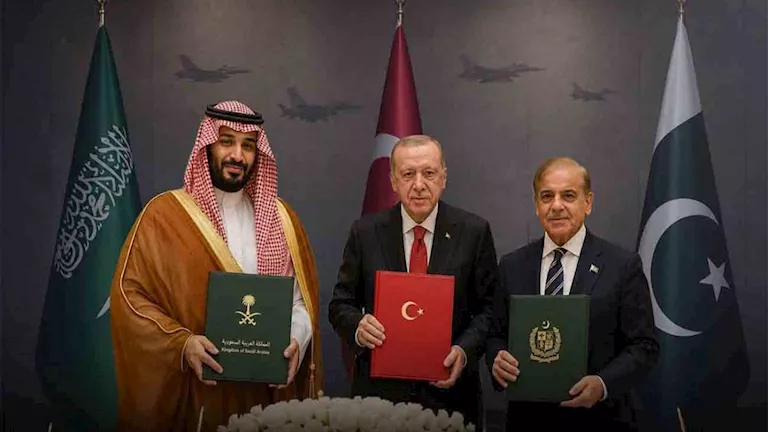 حلف مكة يعلن بدء تنفيذ "الدفاع المشترك" ونشر قوات في السعودية
