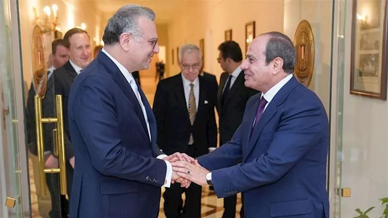 مستشار ترامب يشكر الرئيس السيسي على "مأدبة العلمين" ويُجدد دعم أمريكا للسودان
