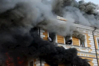 روسيا تدعو البعثات الدبلوماسية لمغادرة أوكرانيا فورا.. ماذا حدث؟