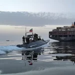 إصابة 12 شخصًا في هجوم على سفينة بمضيق هرمز والخارجية الهندية تكشف التفاصيل